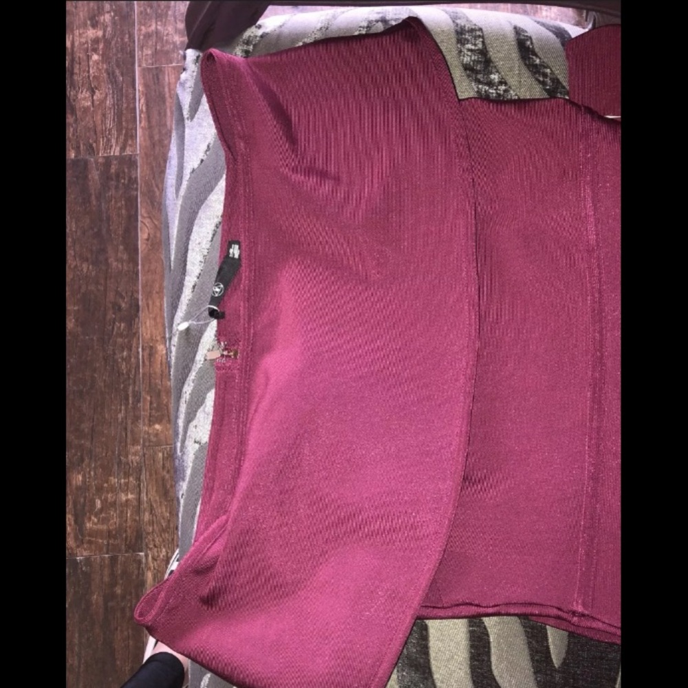 Missguided Off Shoulder Burgundy Bandage Dress NWT Size 8 - Picture 10 of 10